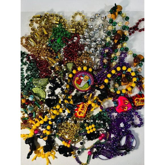 Vtg Mod Mardi Gras Beads Home Decor Crafts Novelty Charms Monkey Cadillac Boots - Picture 5 of 8